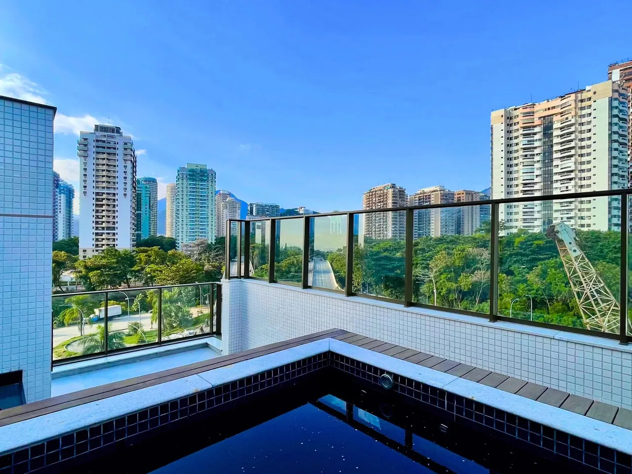 Apartment with 3 bedrooms, 3 bathrooms and balcony — photo 7