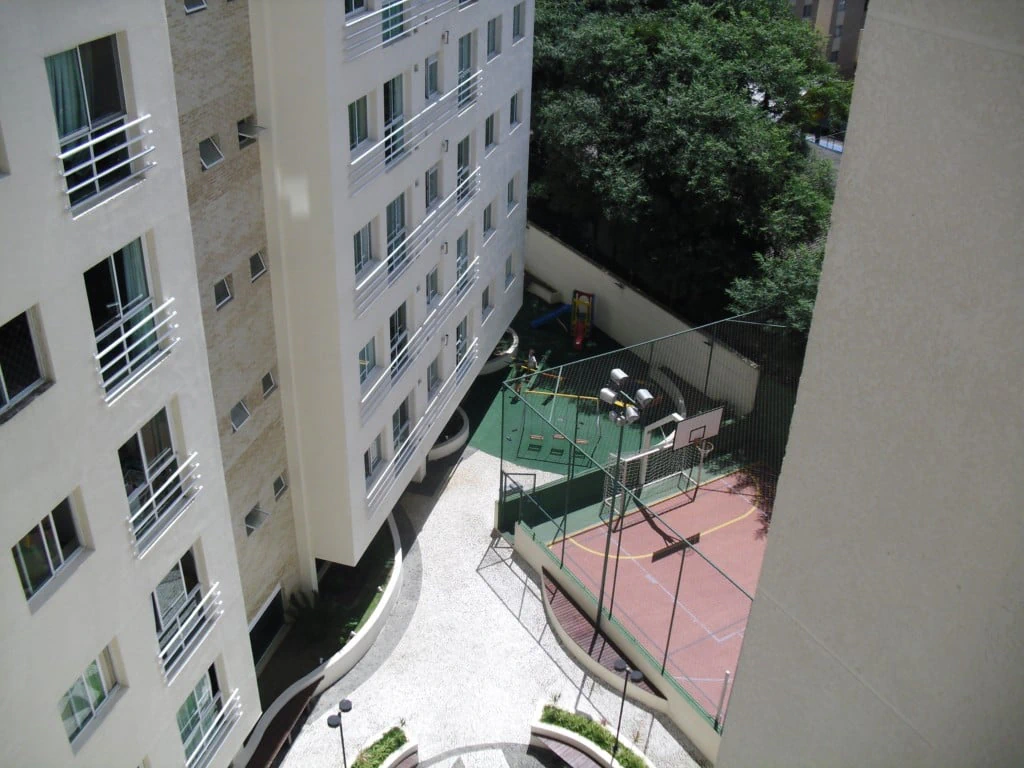 2-bedroom apartment with wood or laminate floors in Curitiba — photo 15