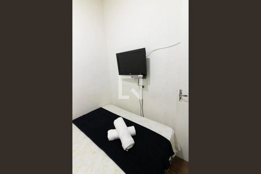 Furnished 2-bedroom apartment with 1 bathroom no parking — photo 27