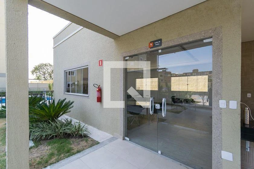 2-bedroom apartment in a building with a pool — photo 30