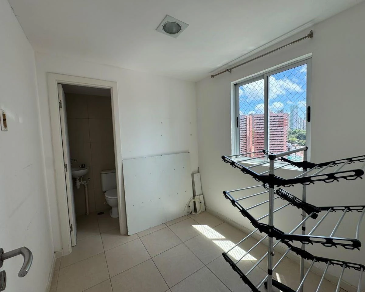142 m² apartment with a water view and a home office — photo 4