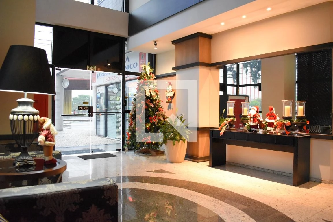 1-bedroom apartment with open-plan kitchen and pool — photo 25