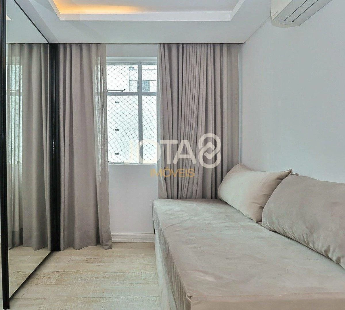 2-bedroom apartment in a building with a gym — photo 37