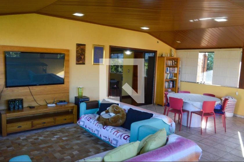 Furnished house with 4 bedrooms and 600 m² — photo 7