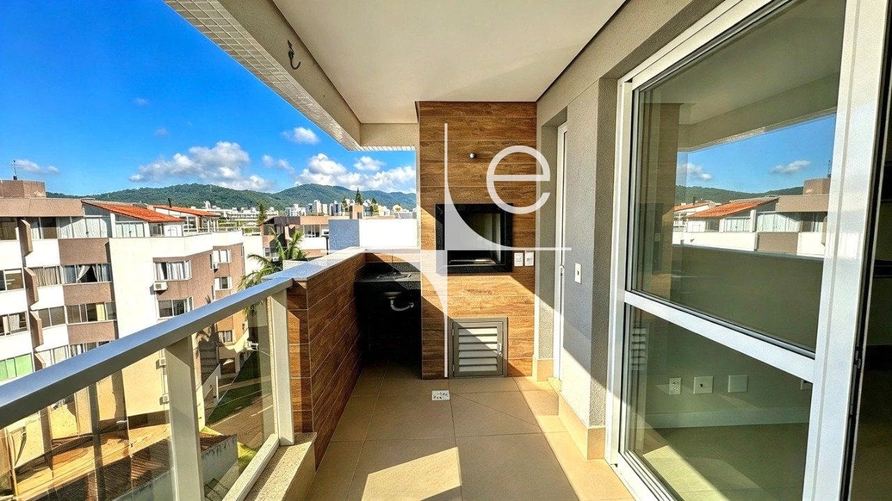 Mountain view in a 2-bedroom apartment, 76 m² — photo 7