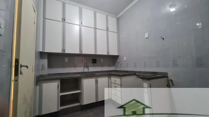 Apartment, 90 m², with wood or laminate floors — photo 2