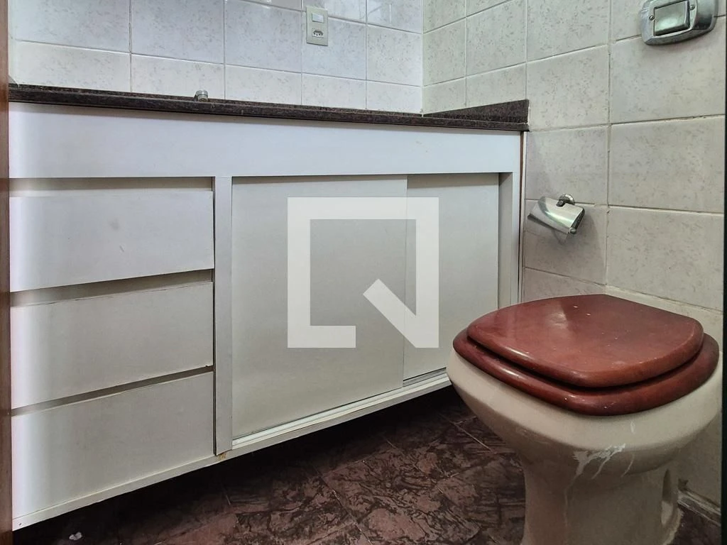 Furnished apartment with 3 en-suite bedrooms and 3 baths — photo 46
