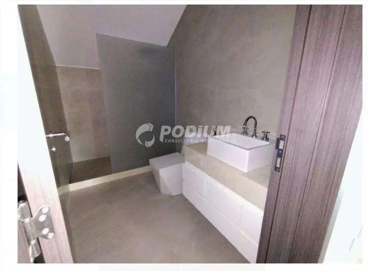Casa mobiliada com 5 suítes e 13 banheiros — photo 20