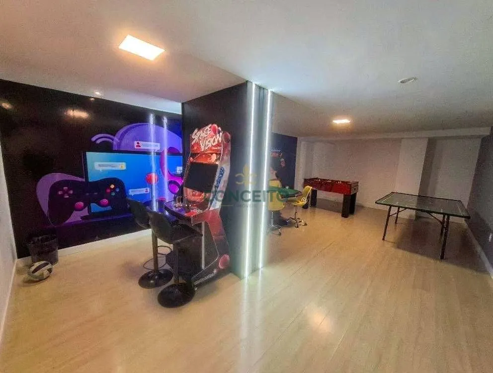 2-bedroom apartment with a walk-in closet in Florianópolis — photo 18