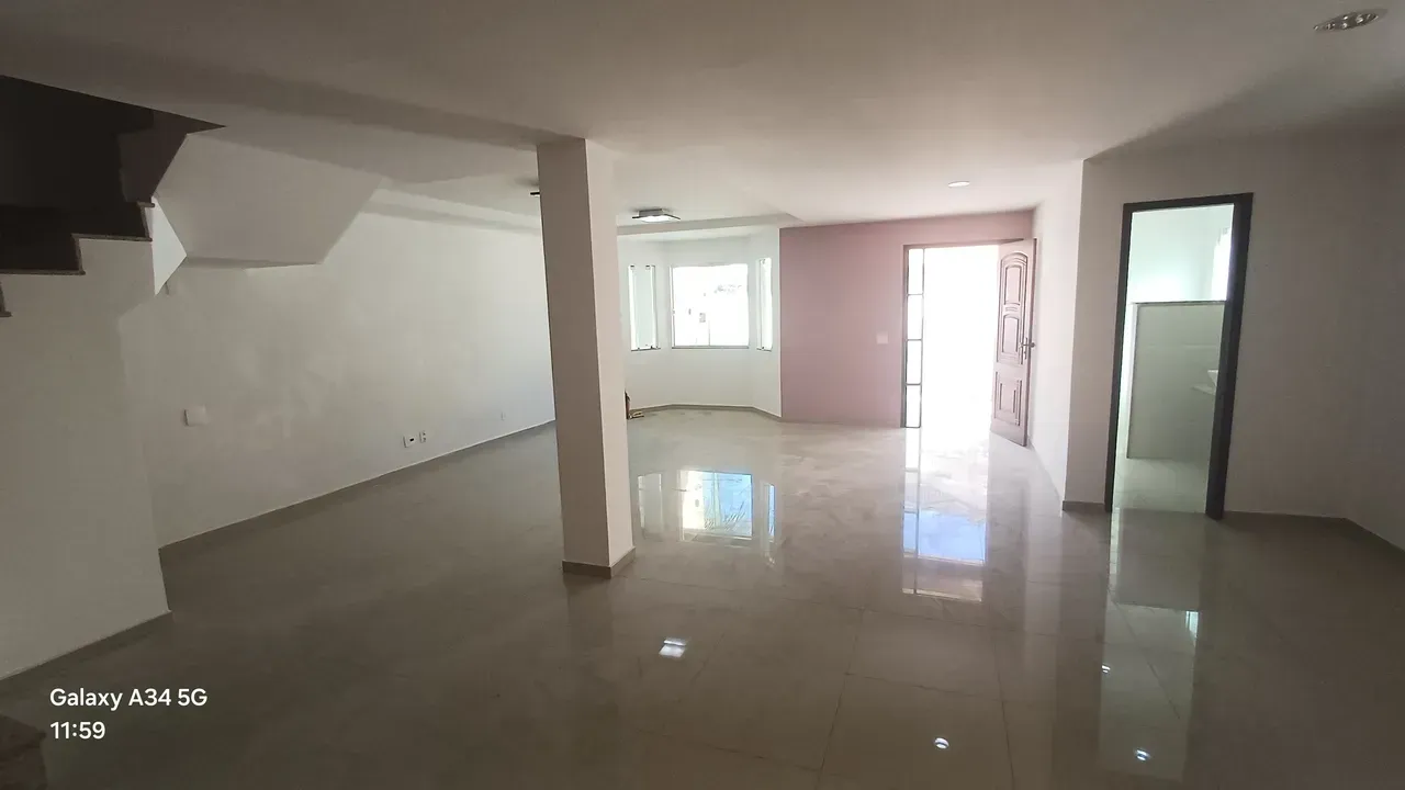 House with 3 bedrooms and 4 bathrooms, 2 parking spots — photo 11