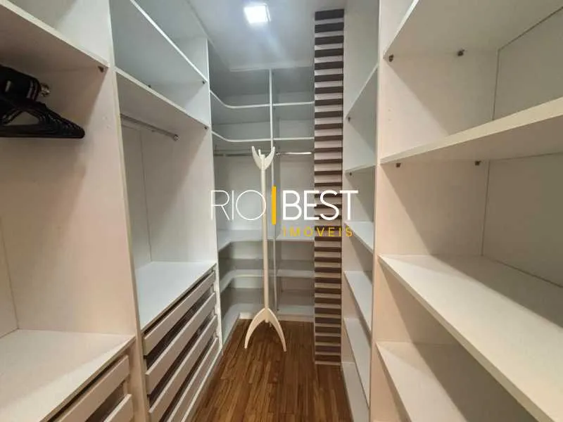 Furnished 3-bedroom apartment with balcony — photo 24