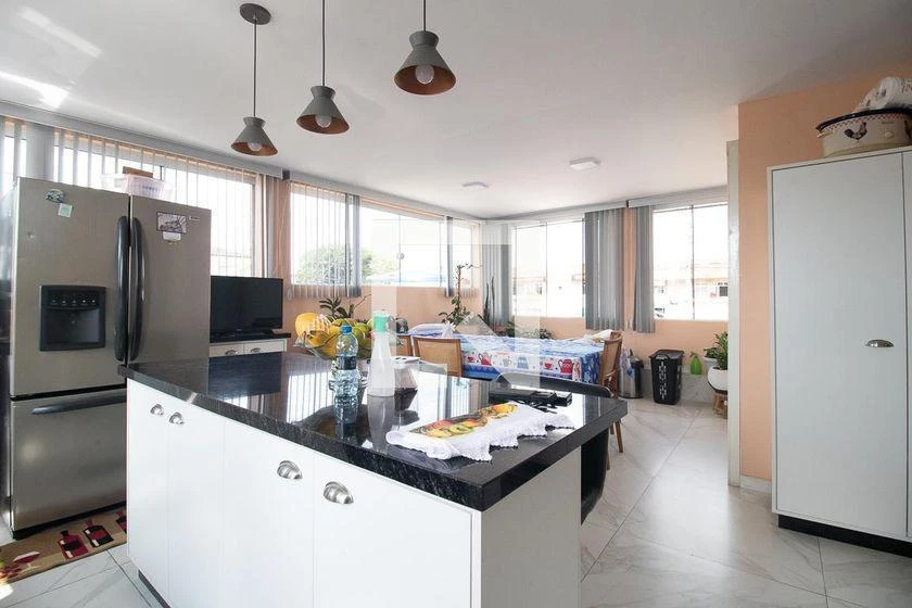 4-bedroom house with a home office in Curitiba — photo 30