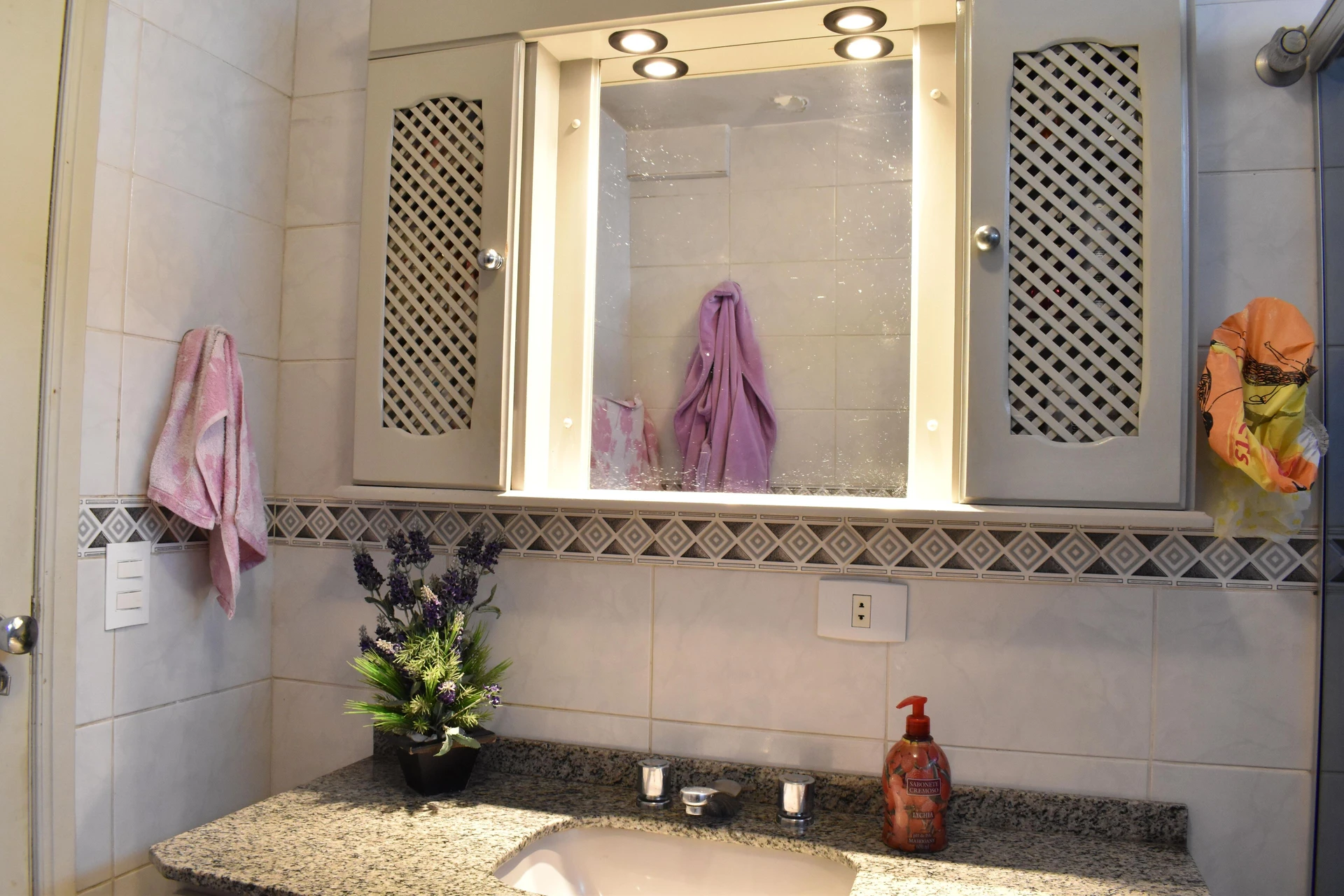 3-bedroom apartment with a bathtub in Curitiba — photo 32