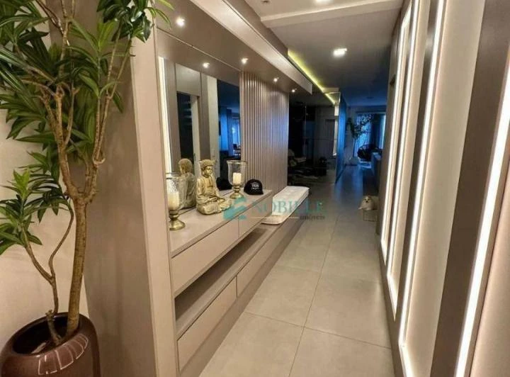 Furnished penthouse 318 m² with 4 en-suite rooms and 2 spots — photo 8