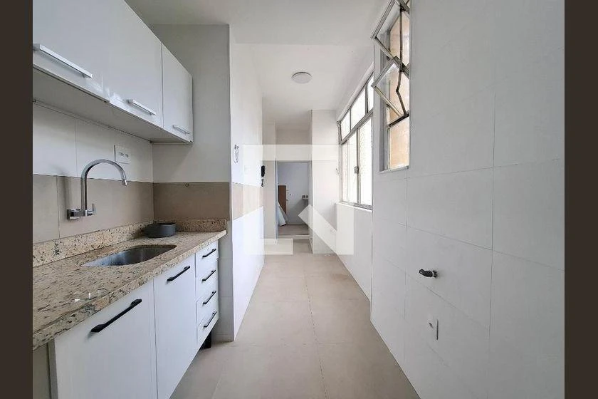 Wood or laminate floors in a 2-bedroom apartment, 68 m² — photo 10