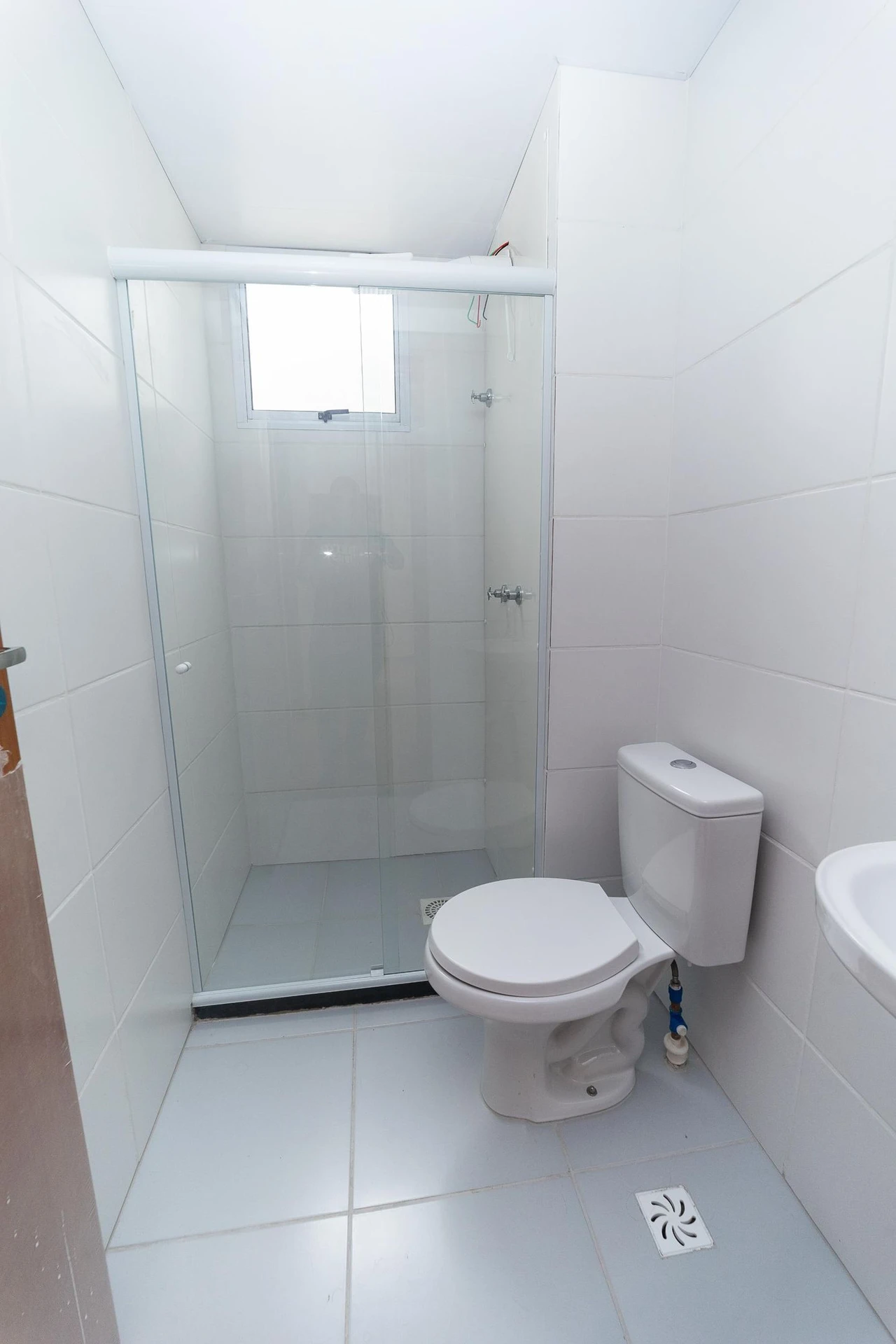 2-bedroom apartment in a building with a pool — photo 6