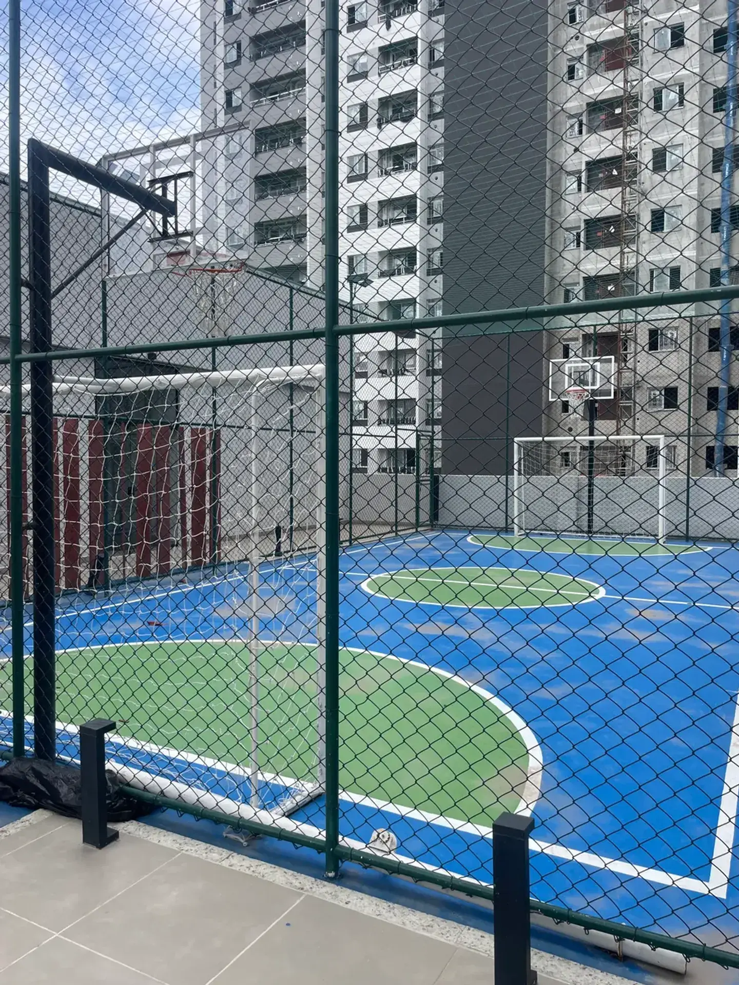 Apartamento de 2 quartos com piso de madeira ou laminado — photo 20