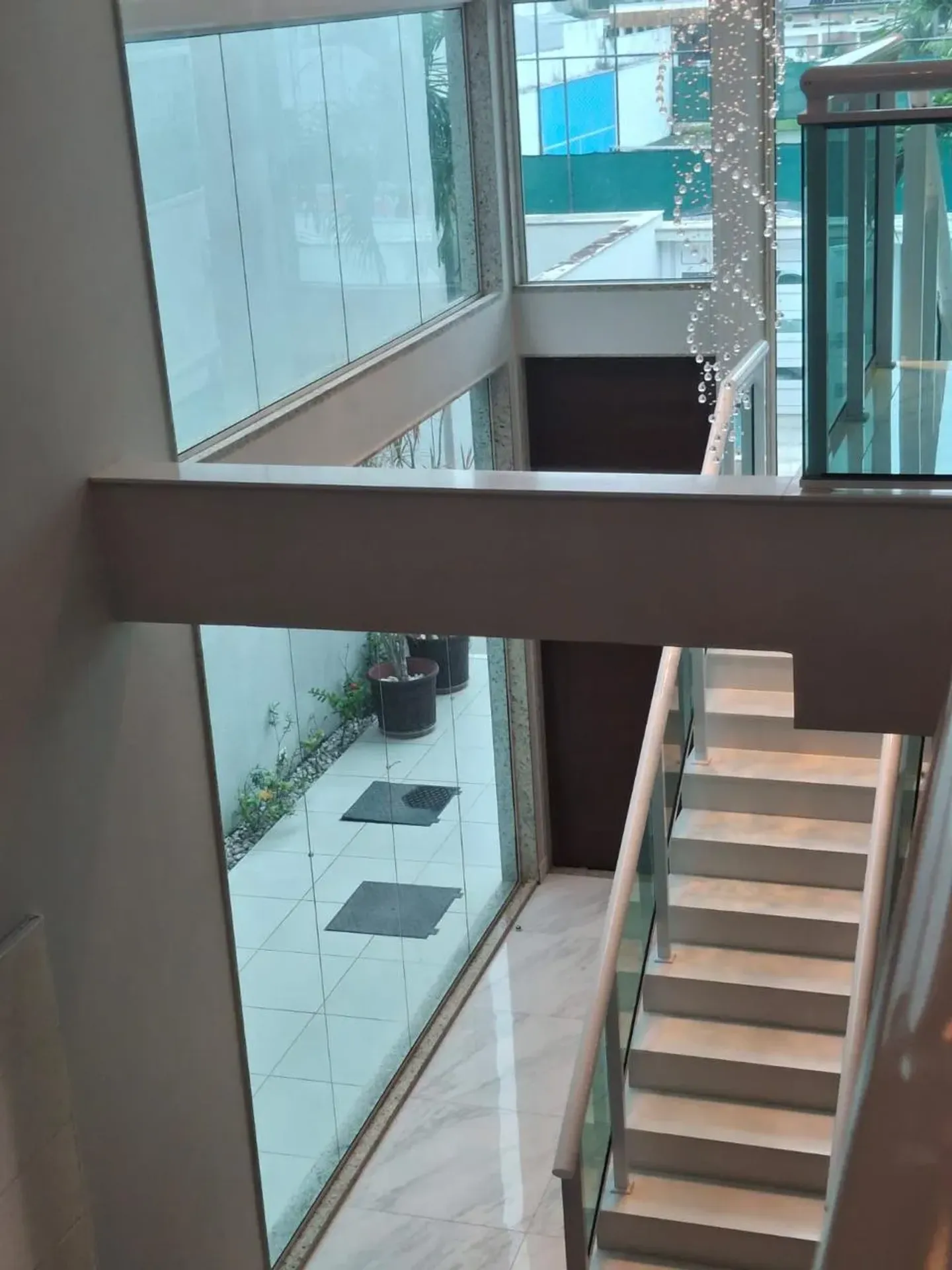 Furnished house with 4 suites and 5 bathrooms, 434 m² — photo 40
