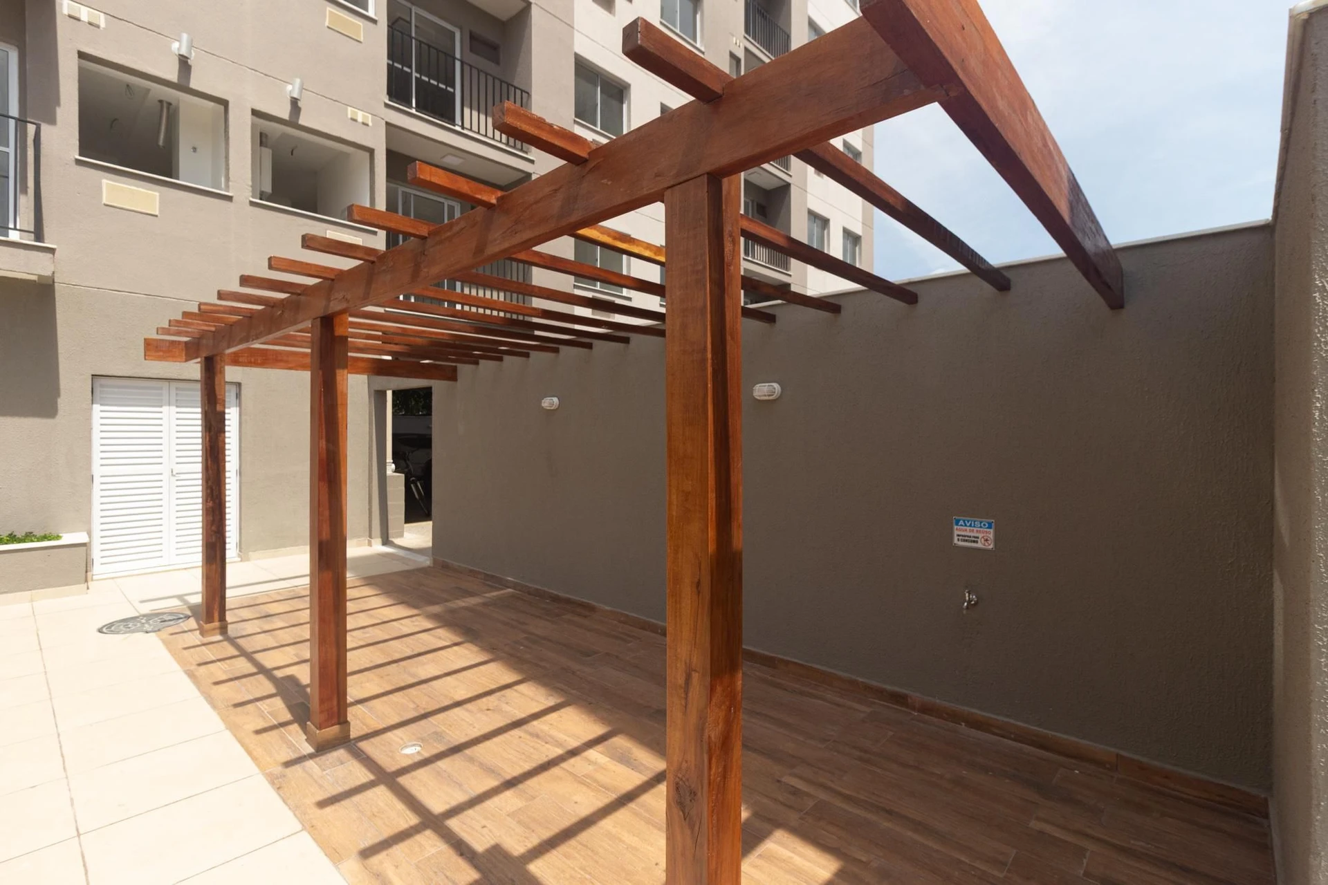 Apartment with 2 bedrooms, 1 en-suite and 1 parking spot — photo 16