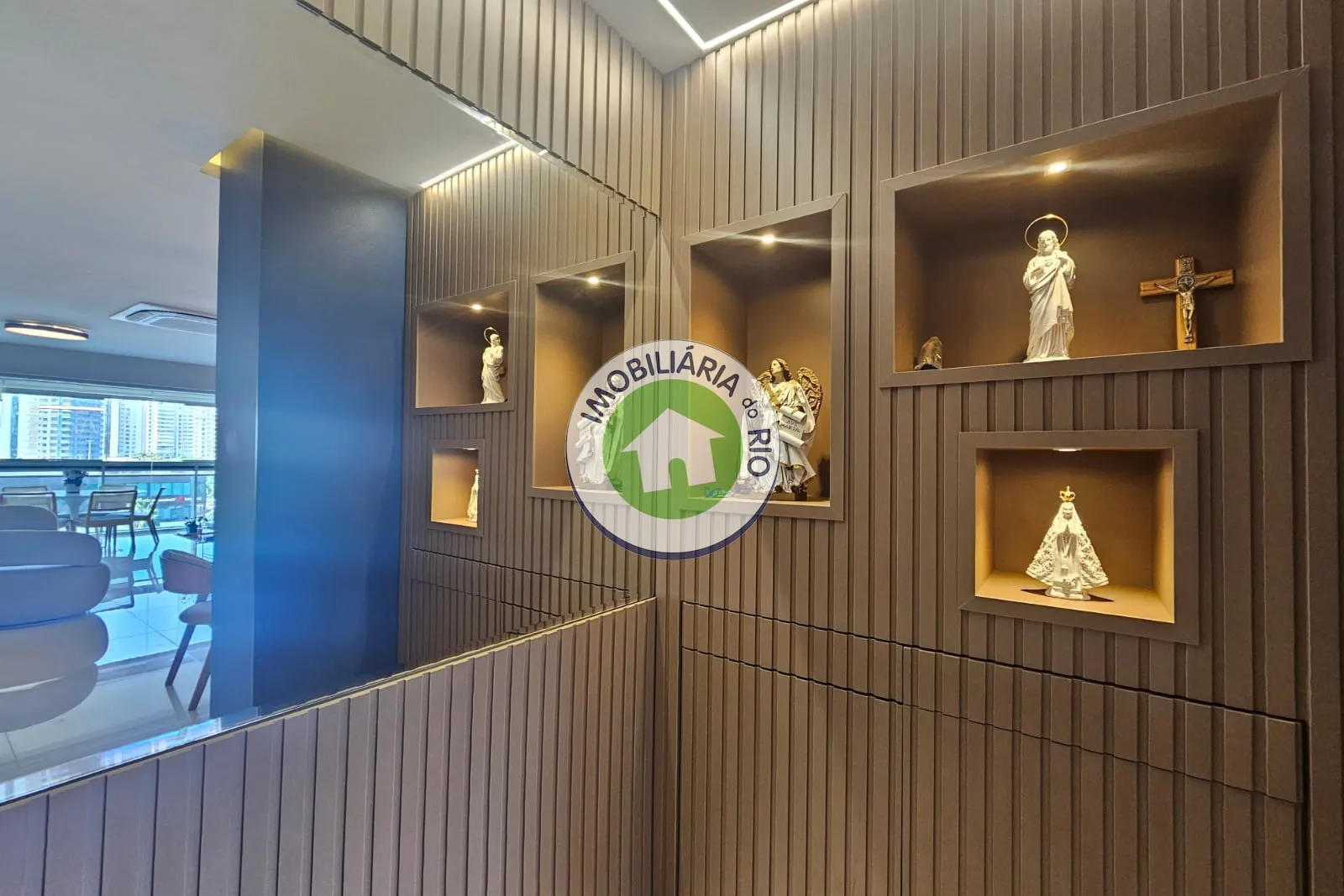 Unfurnished apartment with 4 bedrooms and glass balcony — photo 9