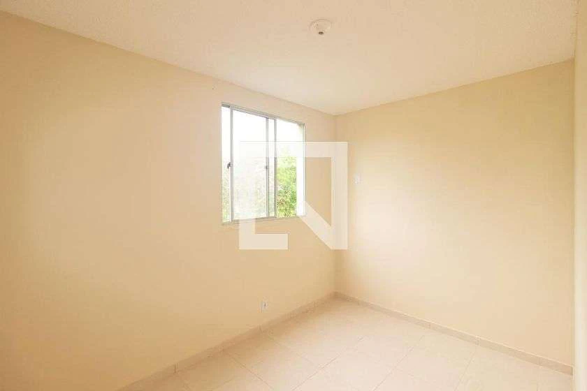 Apartamento de 50 m² com 2 quartos e cozinha fechada