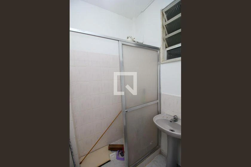 Monoambiente con piso de madera o laminado en Rio de Janeiro — photo 15