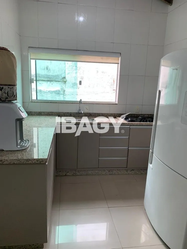 House with 4 bedrooms and 380 m², 2 parking spots — photo 18