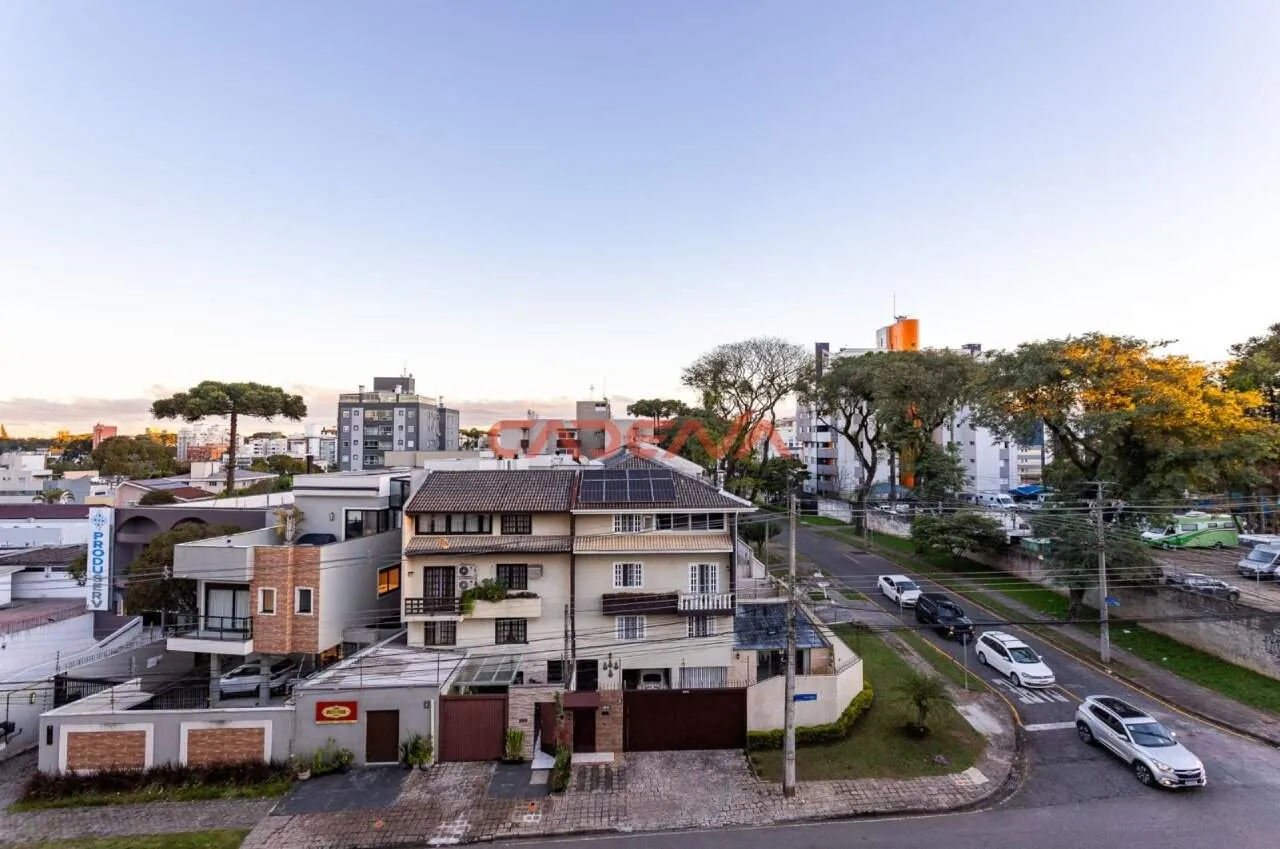 Unfurnished 4-bedroom apartment with private BBQ — photo 10