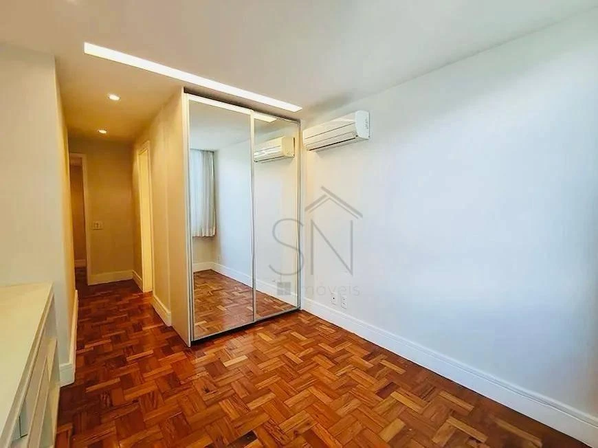 Home office in a 4-bedroom apartment, 316 m² — photo 20