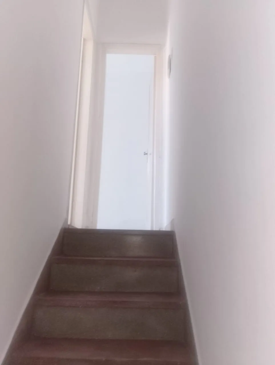 Casa sem mobília com 2 quartos e cozinha separada — photo 17