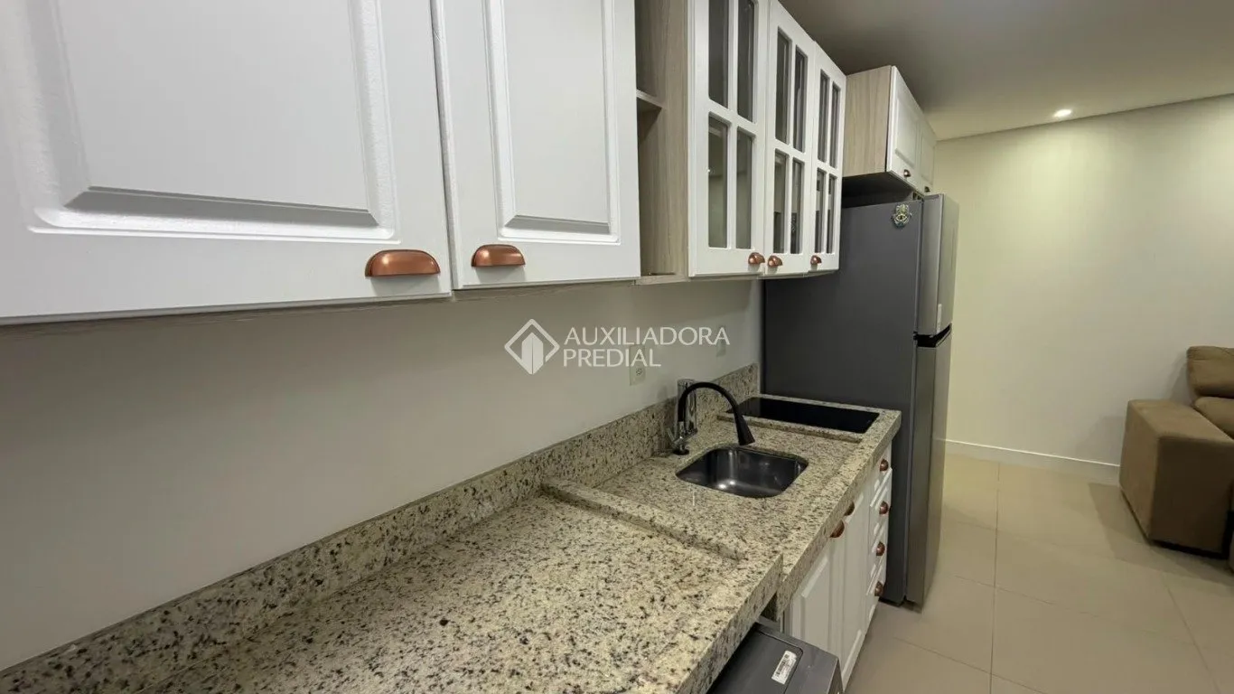 Furnished 1-bedroom apartment with 1 bathroom — photo 13