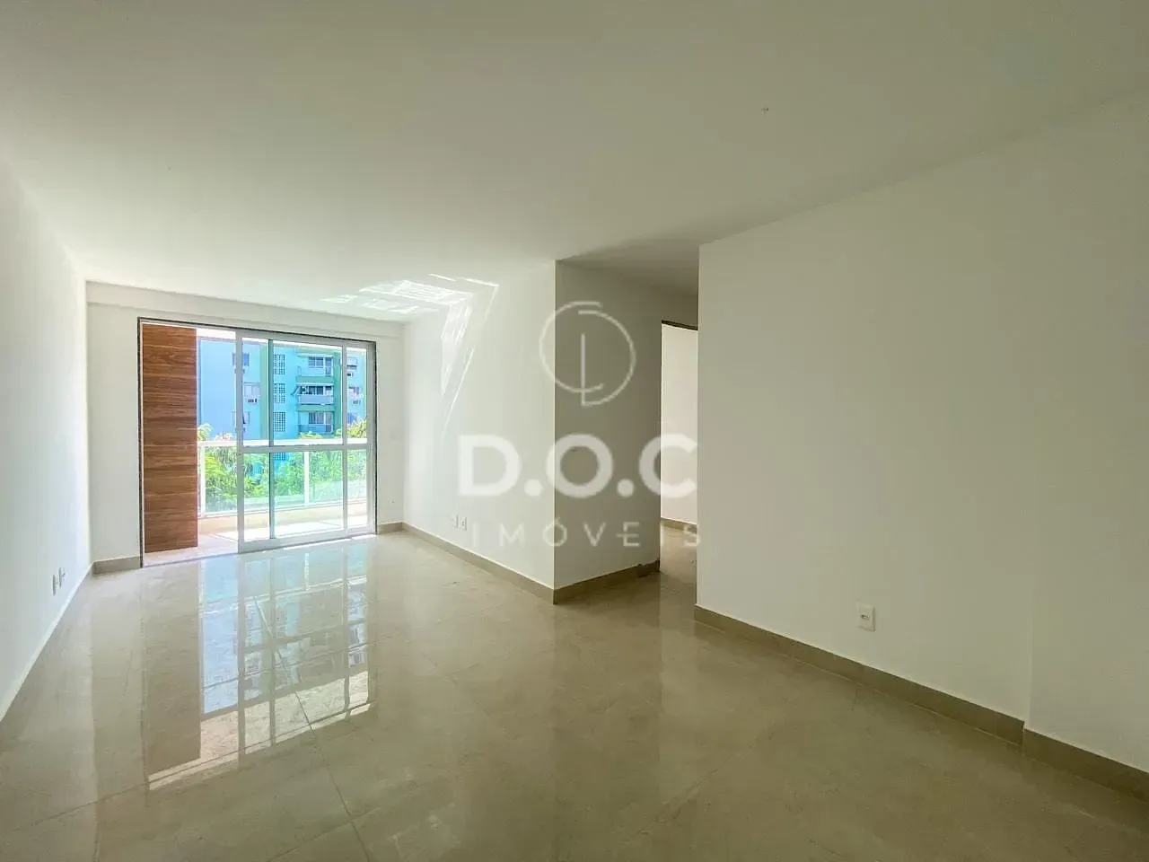 Balcony with a grill in a 2-bedroom apartment, 70 m² — photo 15