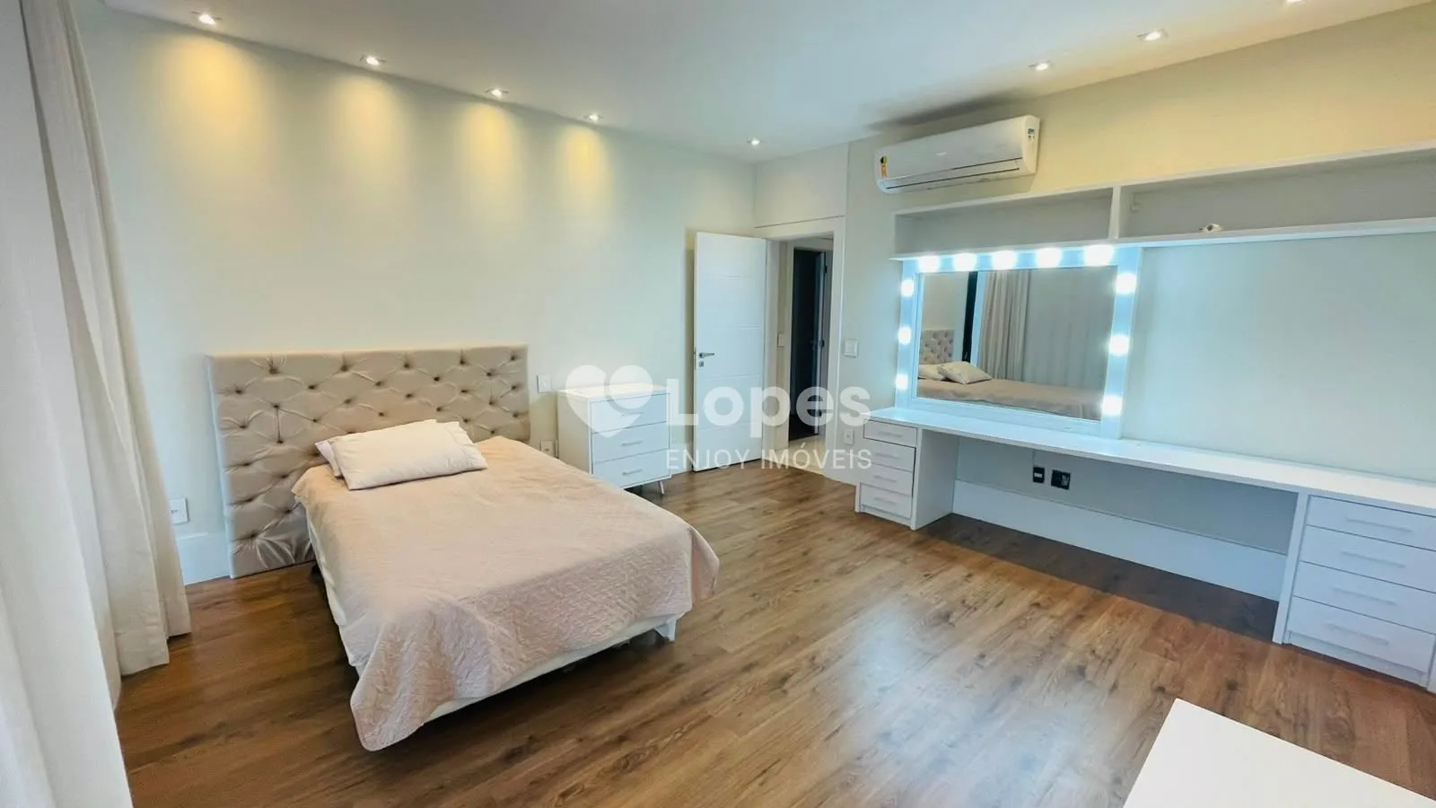 Furnished house with 5 en-suite bedrooms 600 m² — photo 3