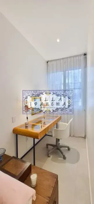 Furnished 1-bedroom apartment with open-plan kitchen — photo 17