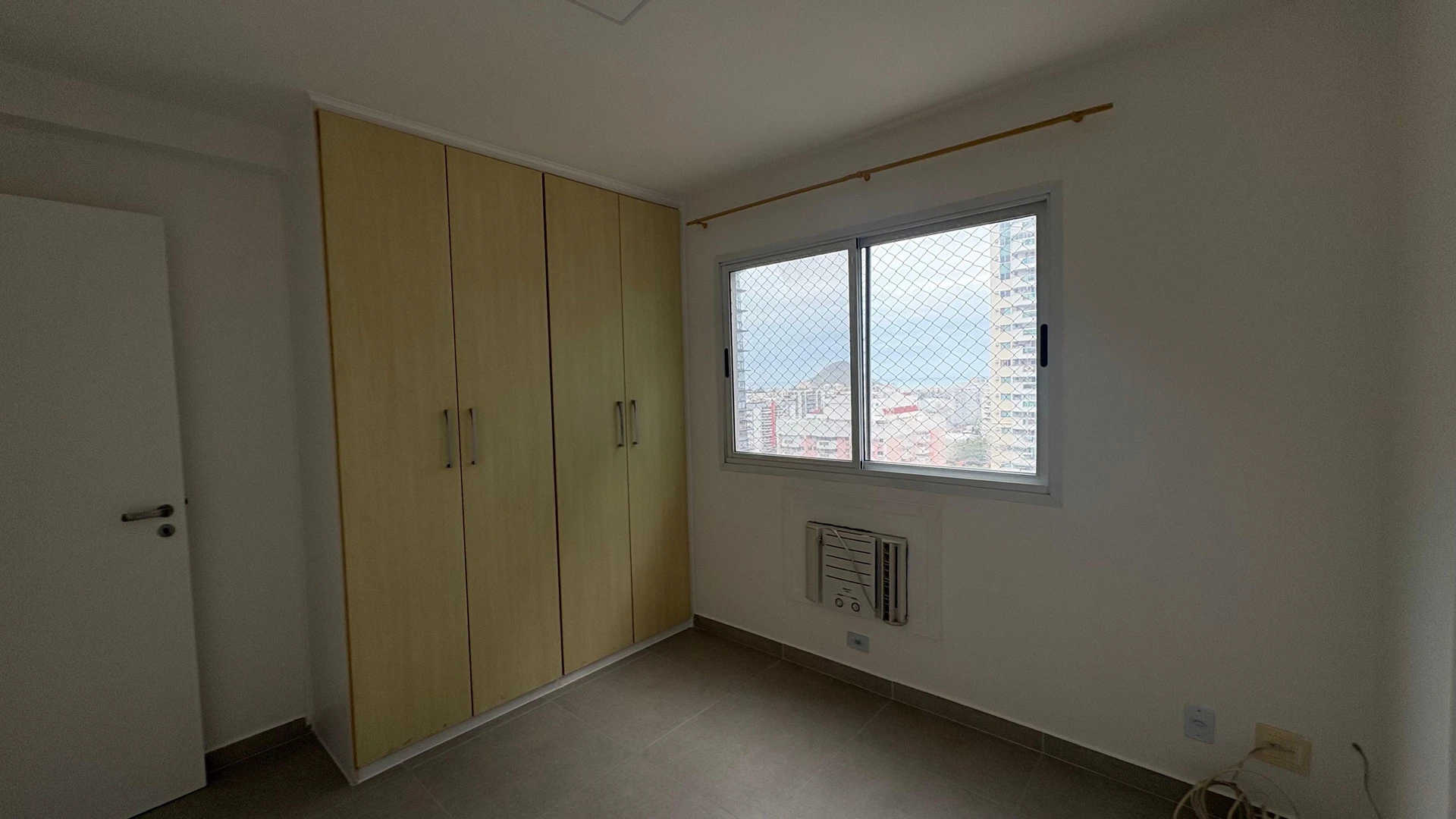 Floor-to-ceiling windows in a 3-bedroom apartment, 105 m² — photo 8