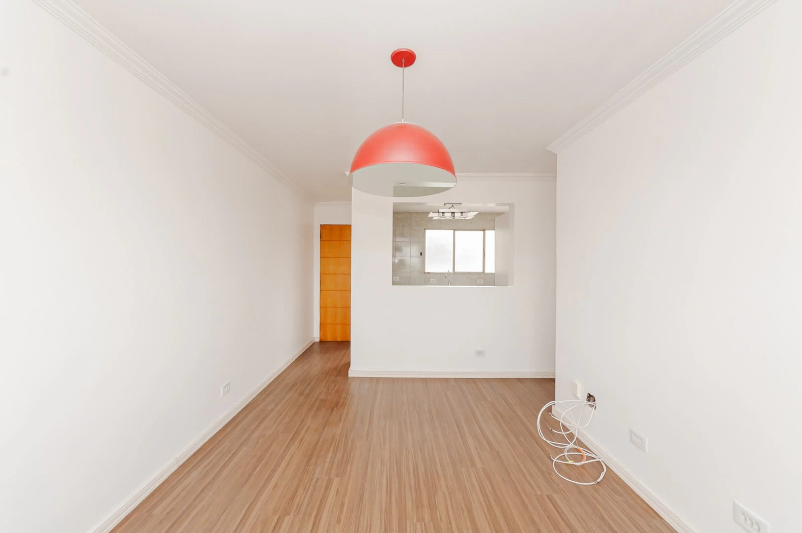 3-bedroom apartment with wood or laminate floors in Curitiba — photo 4
