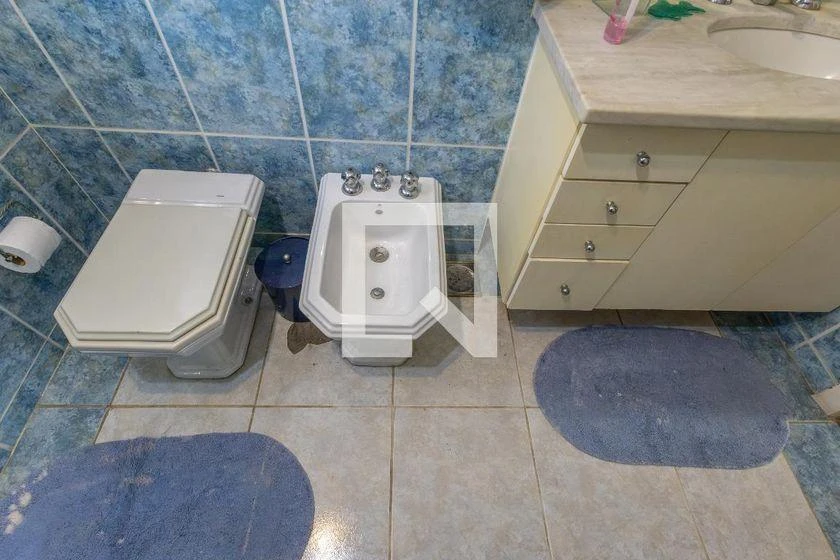 2-bedroom apartment with a bathtub in Curitiba — photo 39