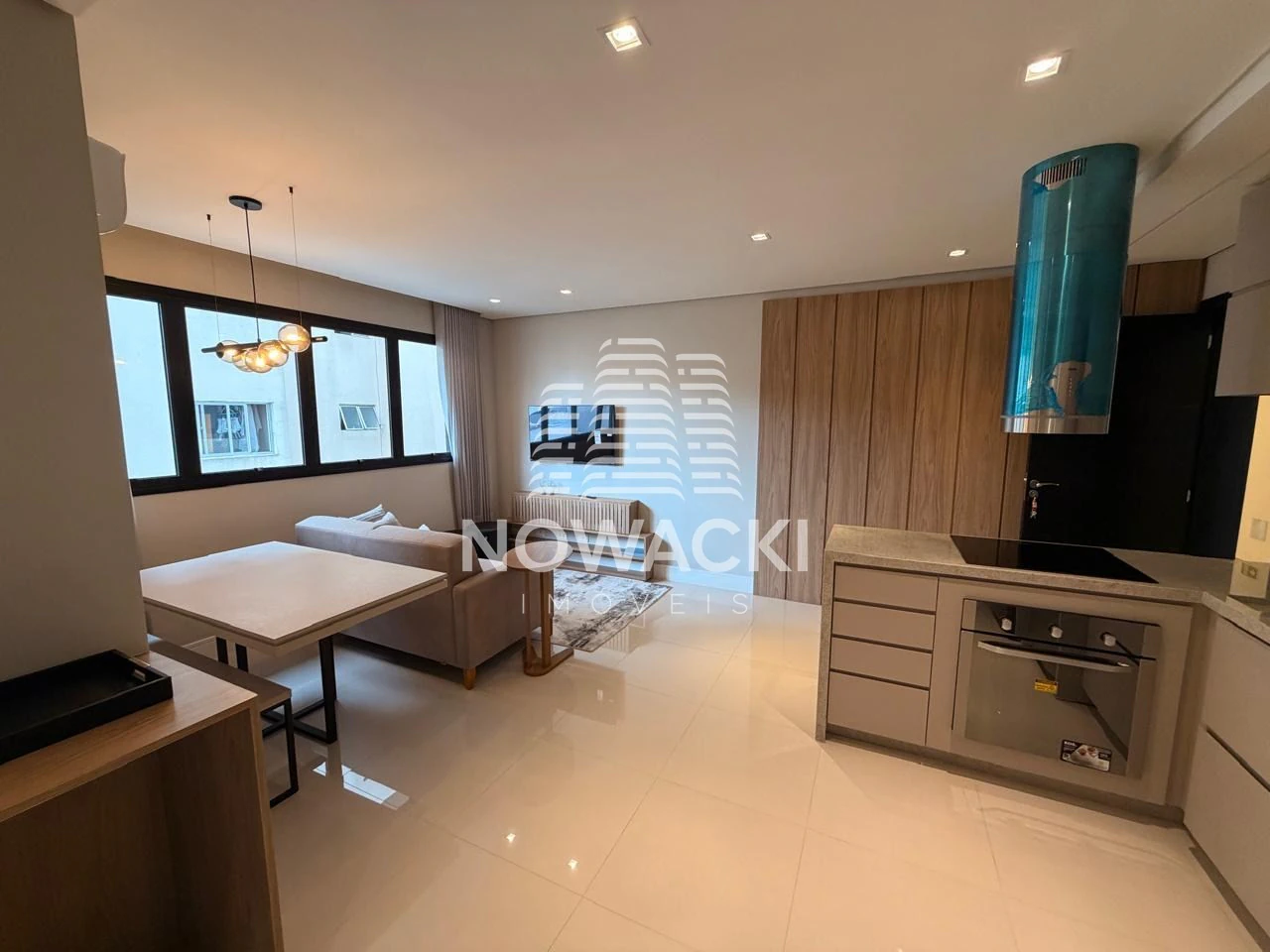 Walk-in closet in a one-bedroom apartment, 50 m² — photo 6