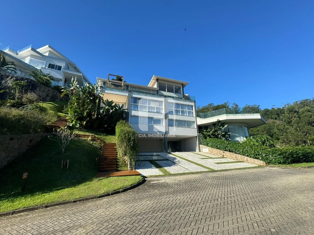 Furnished house with 7 bedrooms and a real desk — photo 45