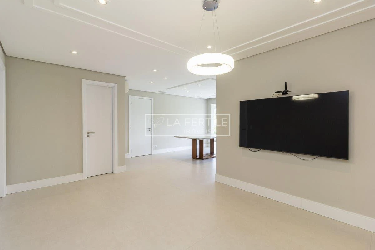 Apartment, 158 m², with a walk-in closet — photo 8