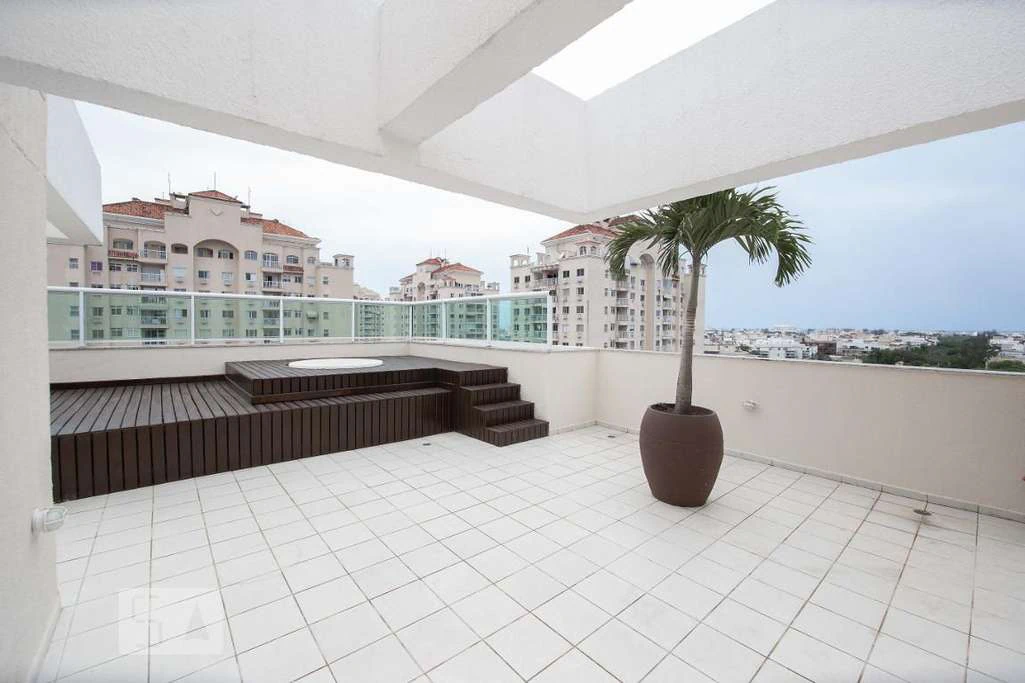 164 m² apartment with 3 bedrooms and a balcony — photo 8