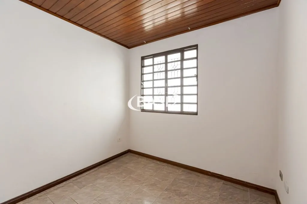 Unfurnished house with 4 bedrooms and 3 bathrooms — photo 46