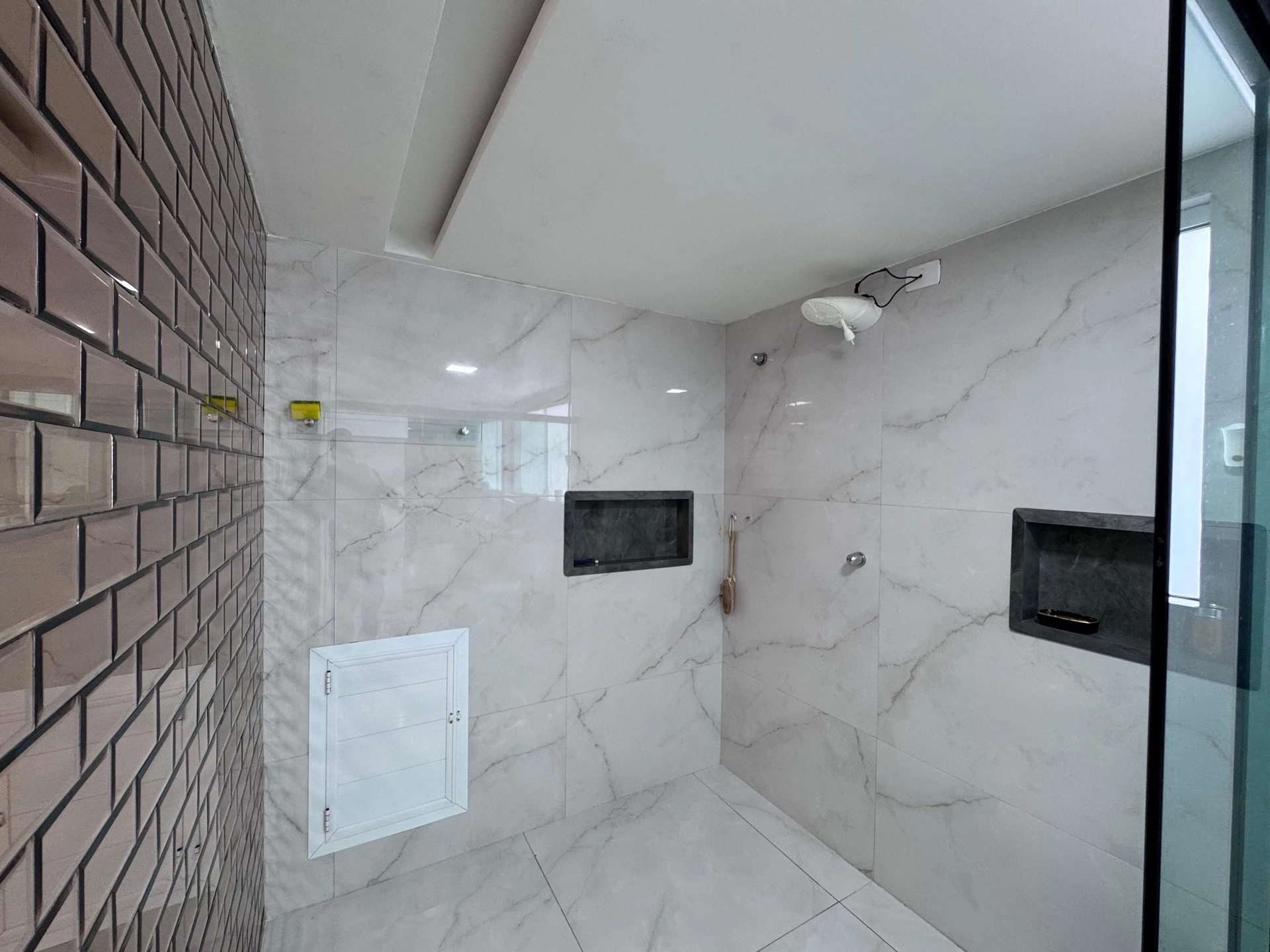 Furnished house with 5 bedrooms and 5 bathrooms — photo 27