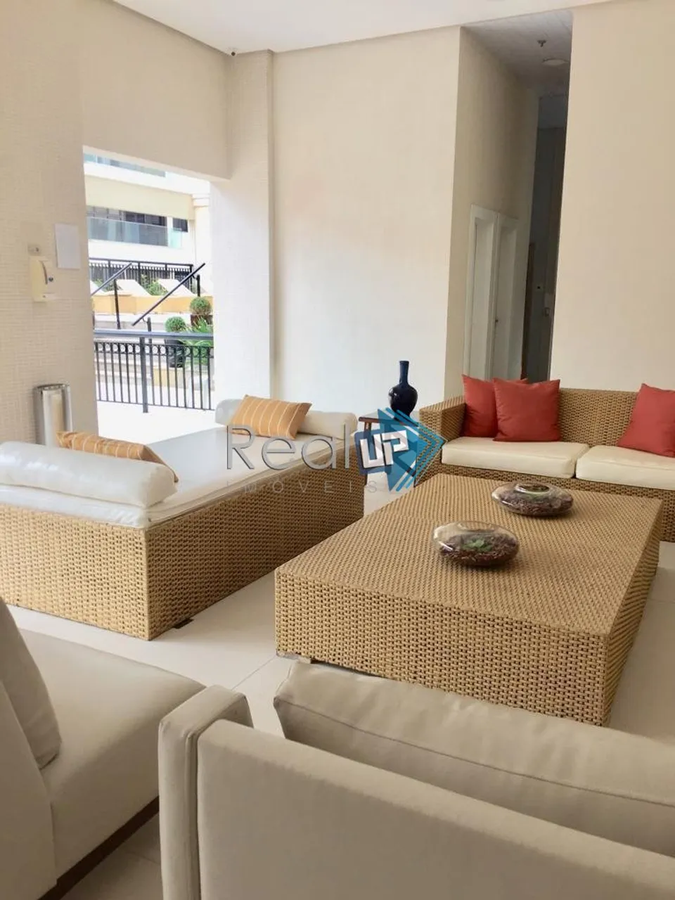 Furnished apartment with 2 bedrooms and a balcony — photo 6
