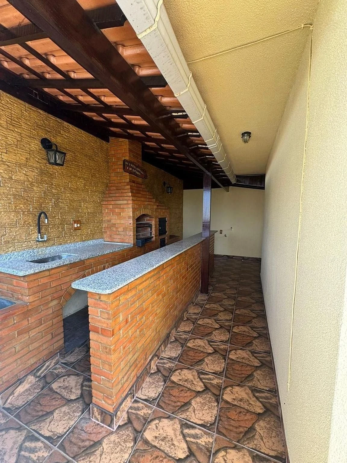 Apartment with 3 bedrooms and 4 bathrooms, balcony sink — photo 29