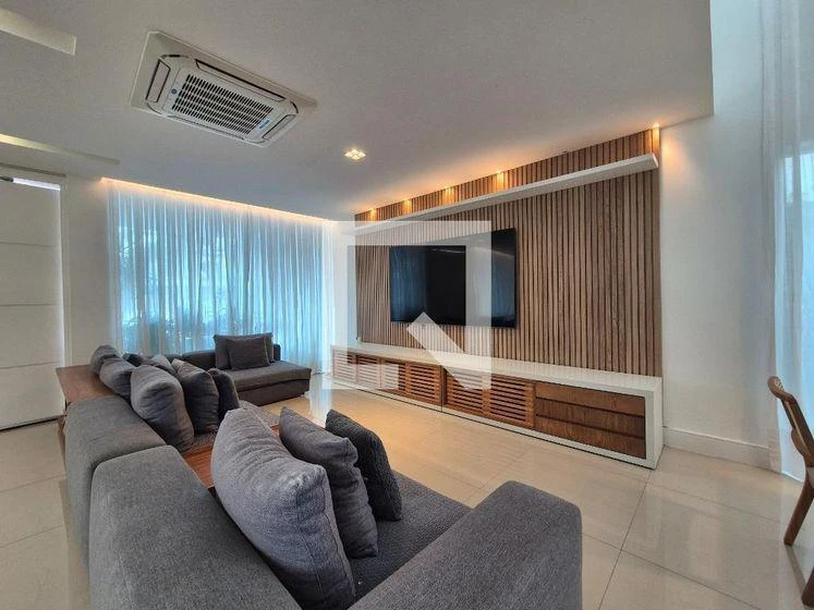 5-bedroom house with a bathtub in Rio de Janeiro — photo 16