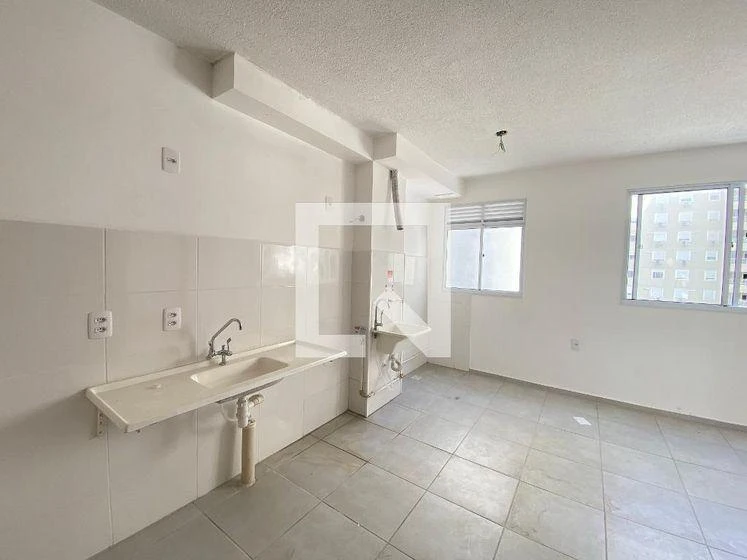 One-bedroom apartment in a building with a pool — photo 24