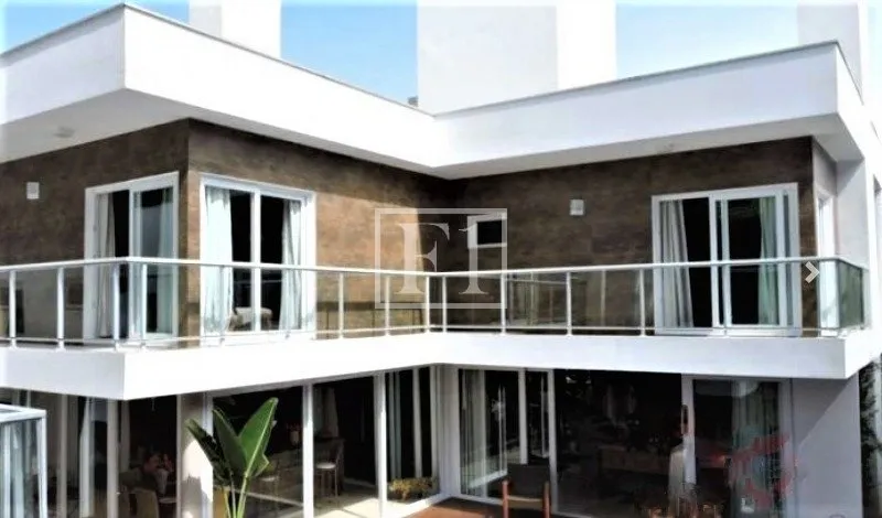 Furnished house, 450 m², with floor-to-ceiling windows — photo 71