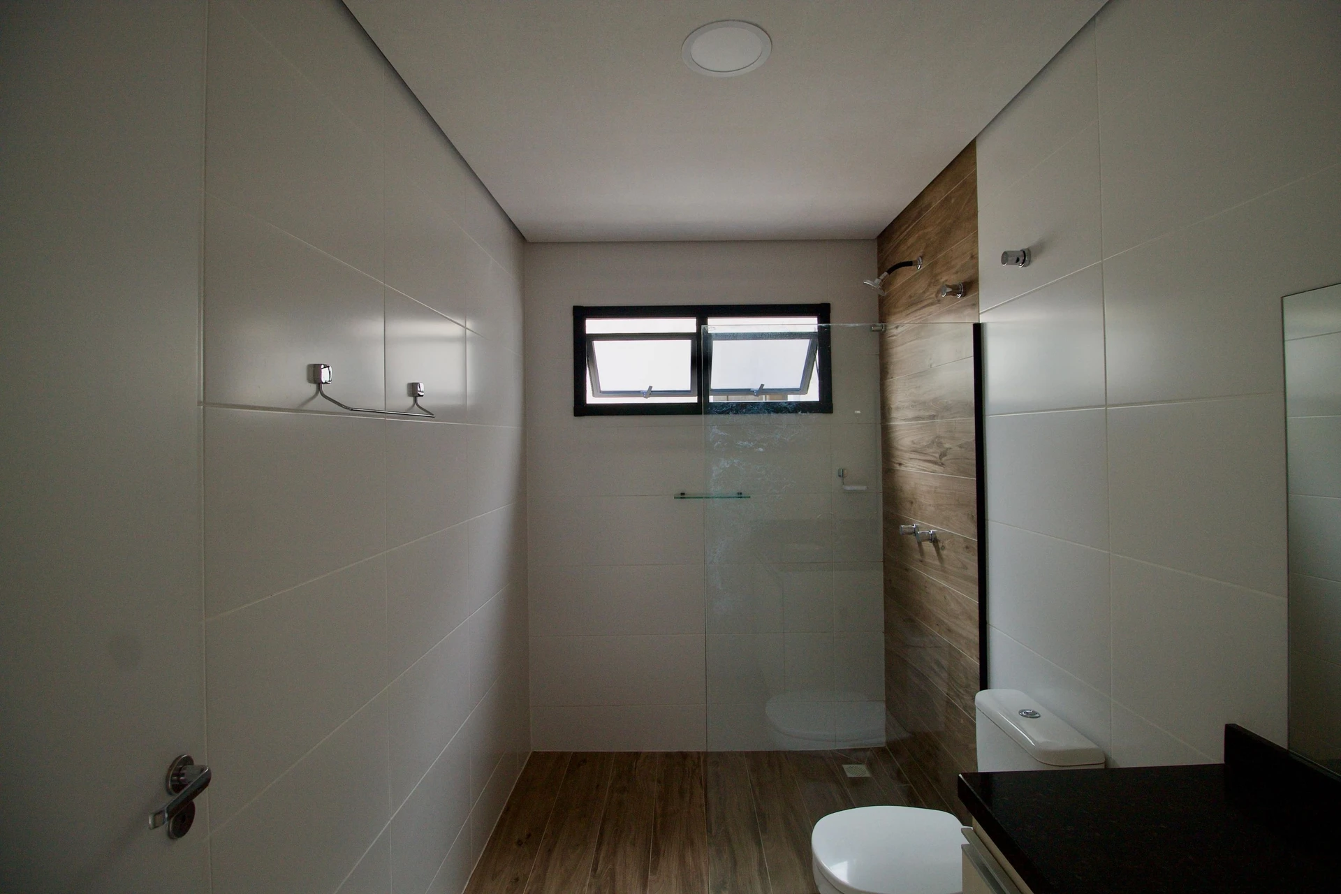 Floor-to-ceiling windows in a 3-bedroom house, 160 m² — photo 31