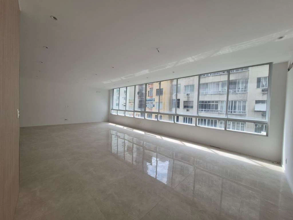 Apartment with open-plan kitchen, 2 ensuites and 5 baths — photo 23